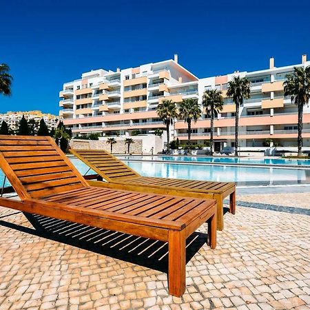 Fantastic Seaside Family Apartment With Pool Parede Εξωτερικό φωτογραφία