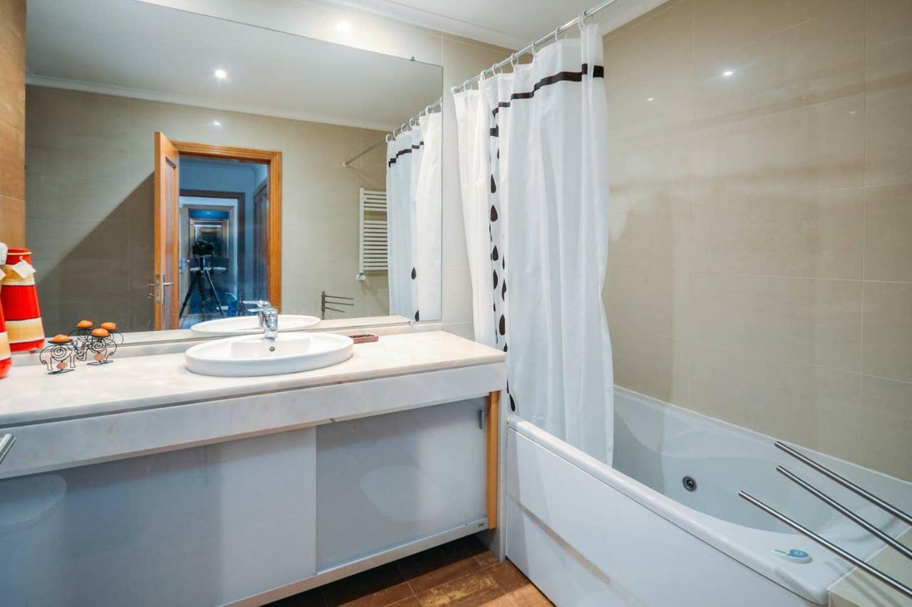 Fantastic Seaside Family Apartment With Pool Parede Εξωτερικό φωτογραφία
